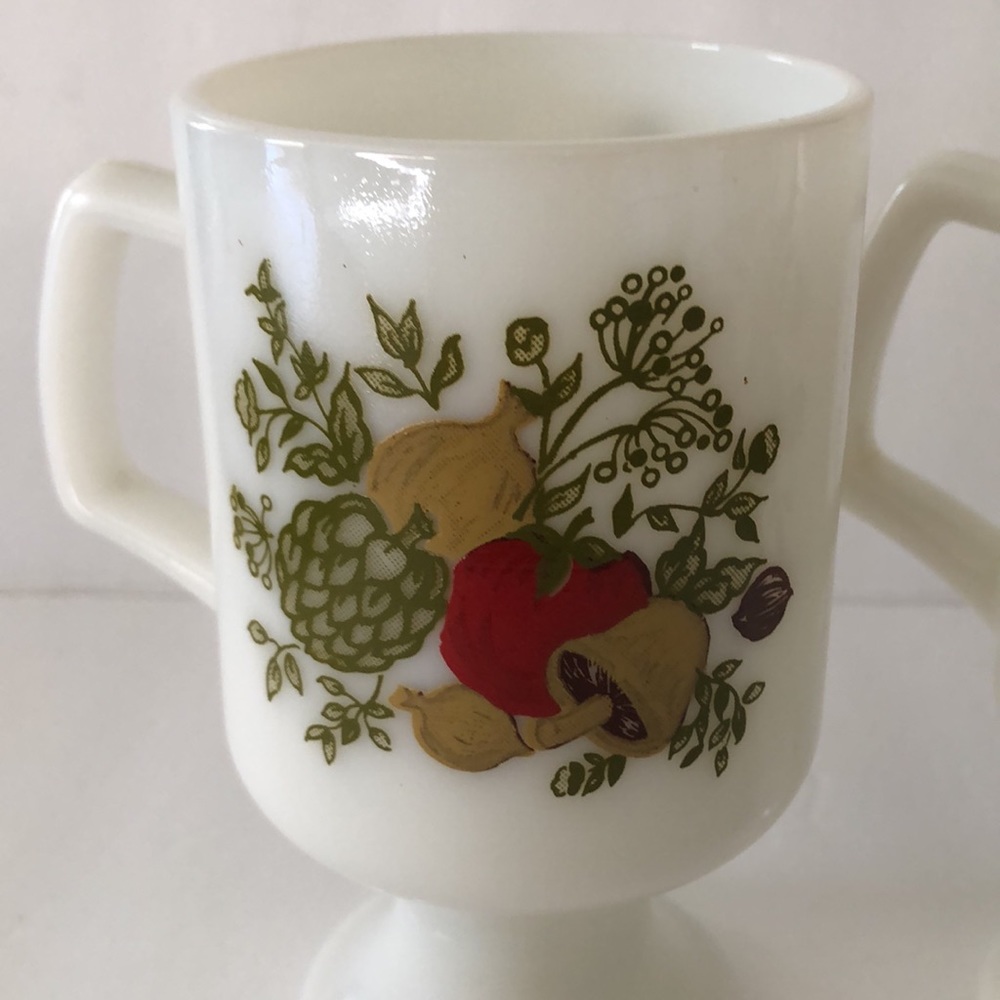 Corningware Spice Of Life Vegetables Milk Glass Pedestal Footed Coffee Mugs - Picture 5 of 16